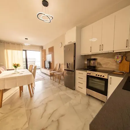 Lägenhet Blue Wave 2br Apartment- Triple Swimming Pool Sarandë