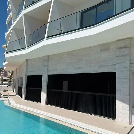 Blue Wave 2br Apartment- Triple Swimming Pool