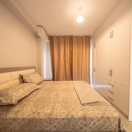 Blue Wave 2br Apartment- Triple Swimming Pool *