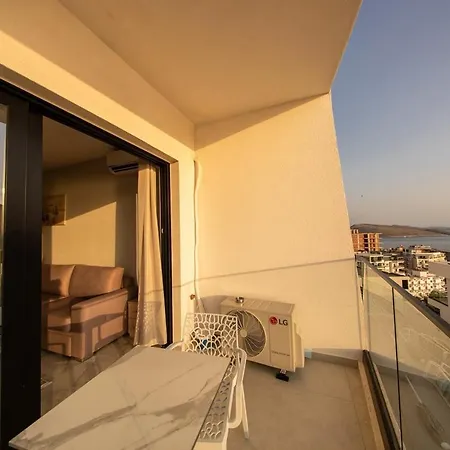 Blue Wave 2br Apartment- Triple Swimming Pool